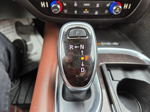 Used 2021 Buick Enclave Avenir w/ Avenir Technology Package AWD/4WD image 39