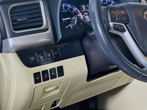 Used 2016 Toyota Highlander Limited Platinum image 17