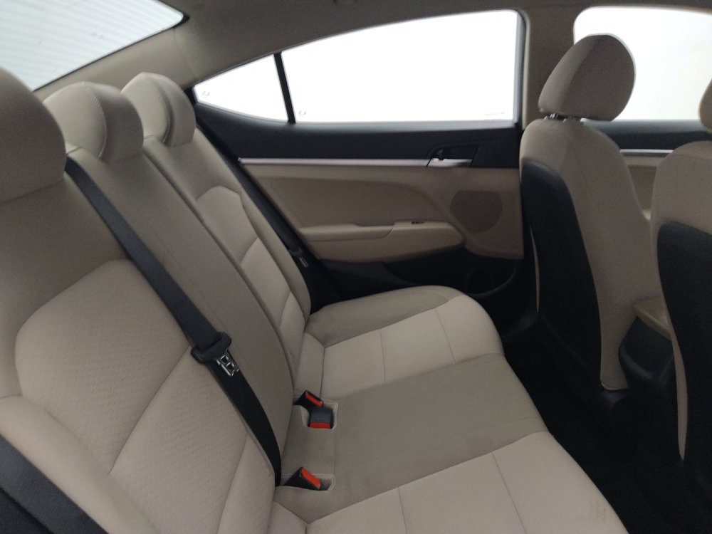 Used 2020 Hyundai Elantra SE FWD image 19