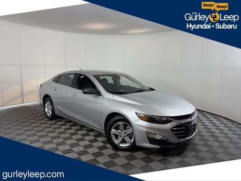 Used 2022 Chevrolet Malibu LT FWD image 1