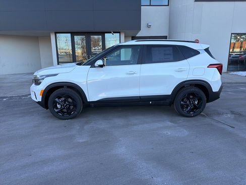 New 2026 Kia Seltos EX image 2
