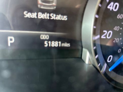 Used 2022 Toyota Highlander XLE AWD/4WD image 12