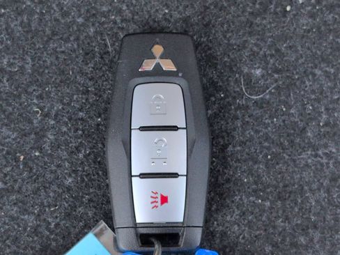 Used 2024 Mitsubishi Outlander ES image 33