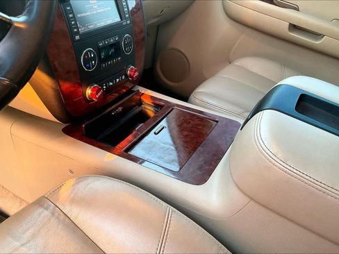 Used 2008 Chevrolet Tahoe LTZ w/ LTZ Preferred Equipment Group image 16