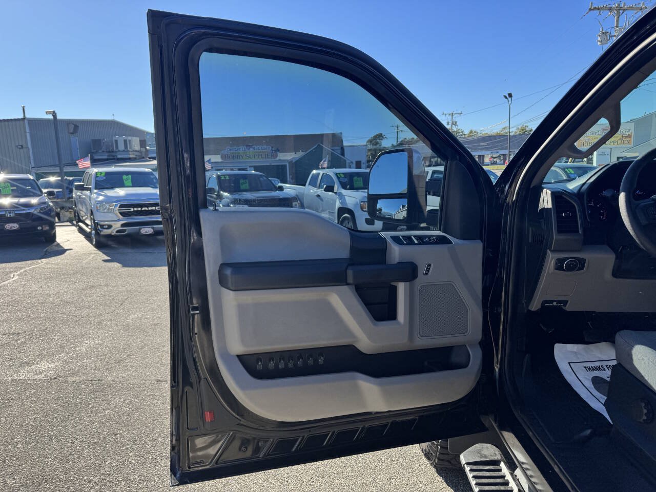 Used 2017 Ford F250 XL w/ Power Equipment Group AWD/4WD image 18