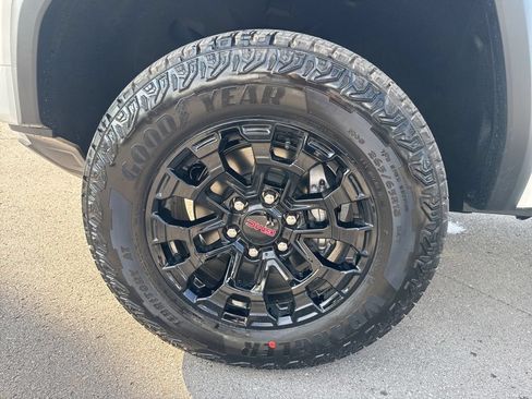 New 2026 GMC Canyon Elevation w/ Convenience Package AWD/4WD image 32