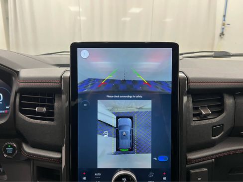 Used 2022 Ford Expedition Limited image 33