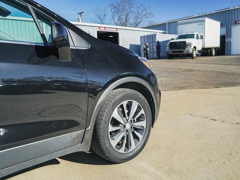 Used 2021 Buick Encore Preferred image 28