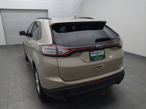 Used 2017 Ford Edge SE FWD image 6