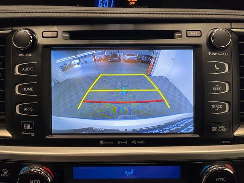 Used 2016 Toyota Highlander Limited Platinum AWD/4WD image 8