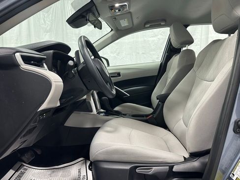 Used 2025 Toyota Corolla Cross L image 14