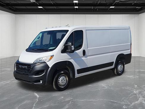 Used 2025 RAM ProMaster 2500 w/ Convenience Group FWD image 1