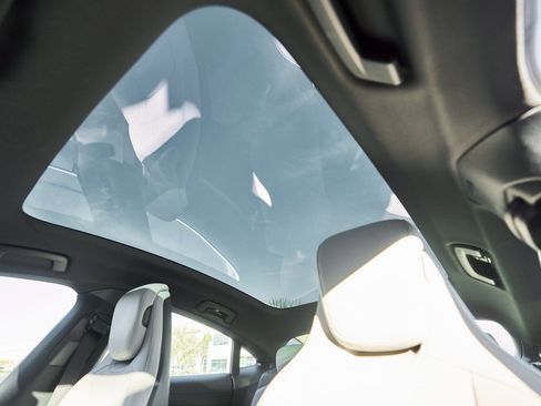 Used 2023 Porsche Taycan 4S w/ Premium Package image 45