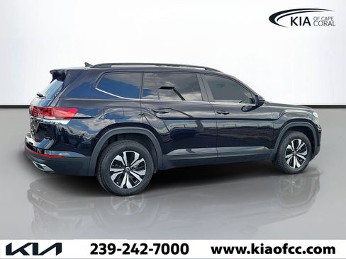 Used 2024 Volkswagen Atlas SE FWD image 3