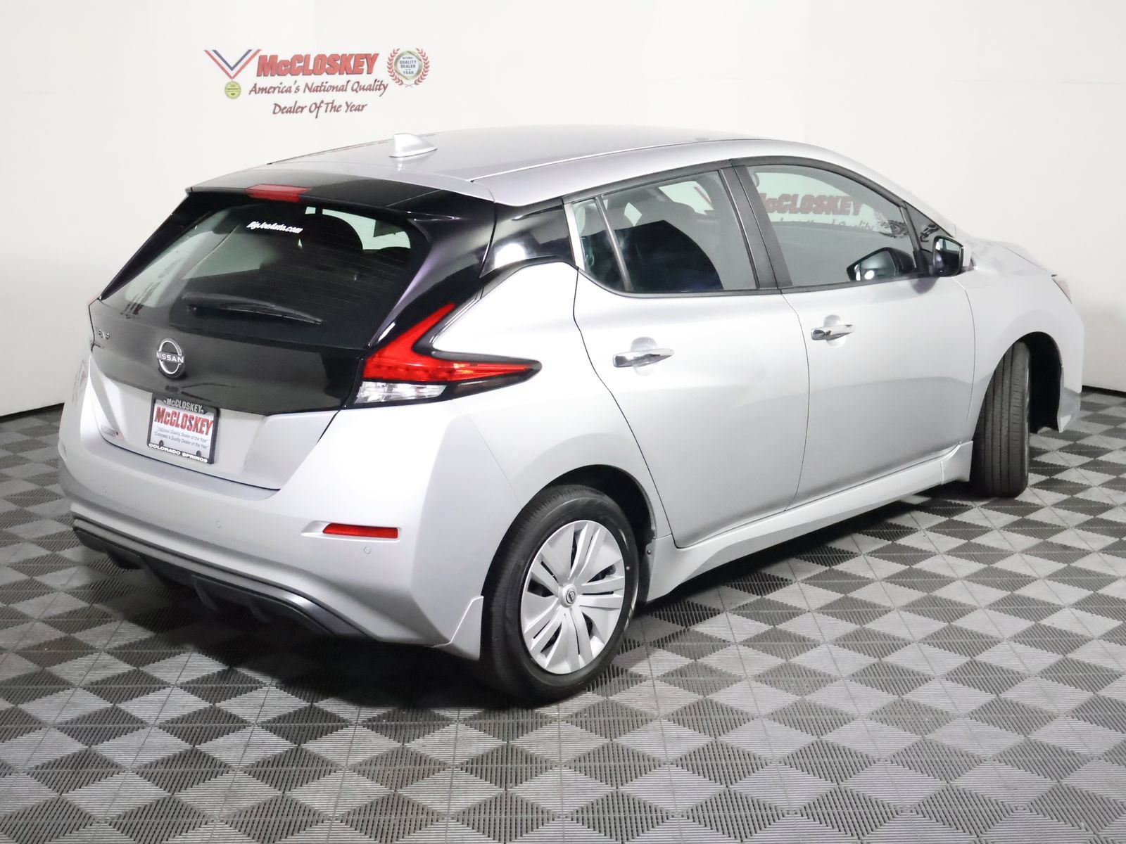 Used 2025 Nissan Leaf S FWD image 4