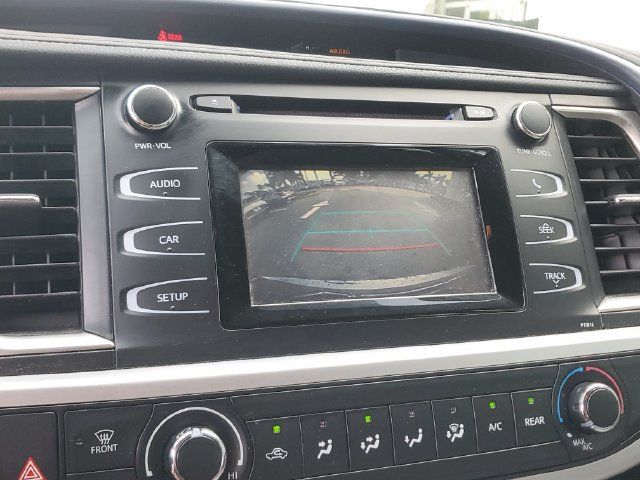 Used 2019 Toyota Highlander LE FWD image 27
