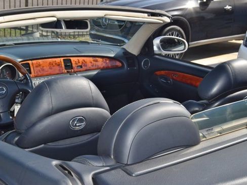 Used 2004 Lexus SC 430 Convertible image 23