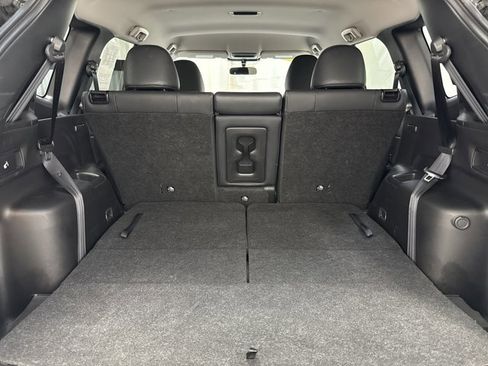 Used 2023 Mitsubishi Outlander SE image 30