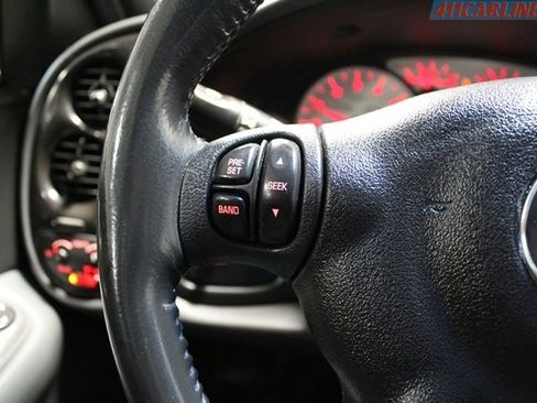 Used 2005 Pontiac Bonneville GXP image 17