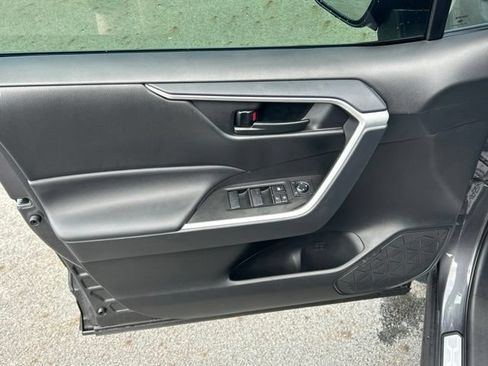 Used 2025 Toyota RAV4 LE AWD/4WD image 16