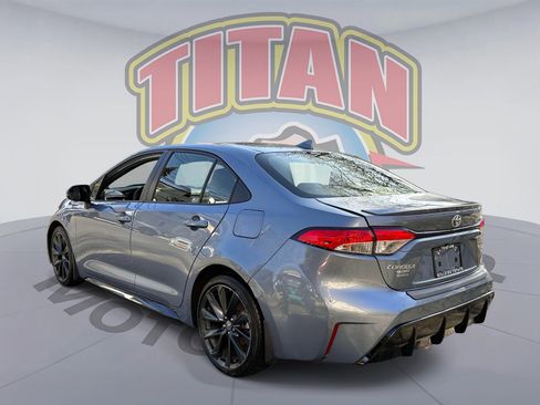 Used 2023 Toyota Corolla SE w/ SE Premium Package image 2