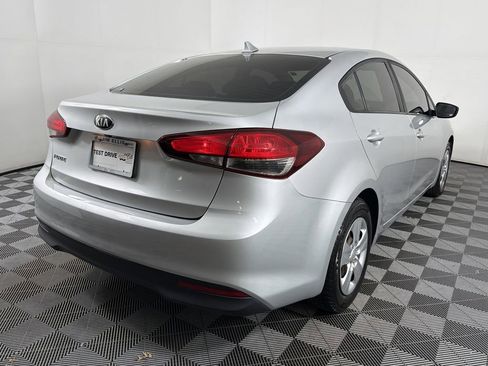 Used 2018 Kia Forte LX w/ LX Rear Camera Package image 6