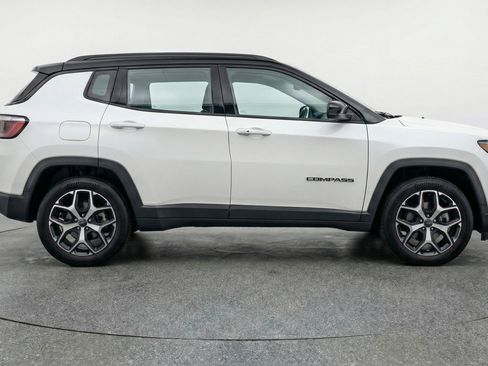 Used 2025 Jeep Compass Limited AWD/4WD image 11