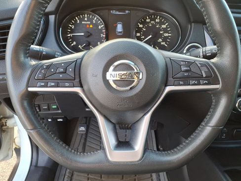 Used 2017 Nissan Rogue SV AWD/4WD image 13
