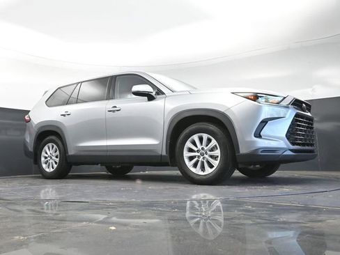 Used 2025 Toyota Grand Highlander FWD image 42