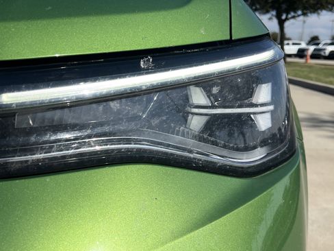 Certified 2025 Volkswagen Taos SE image 6