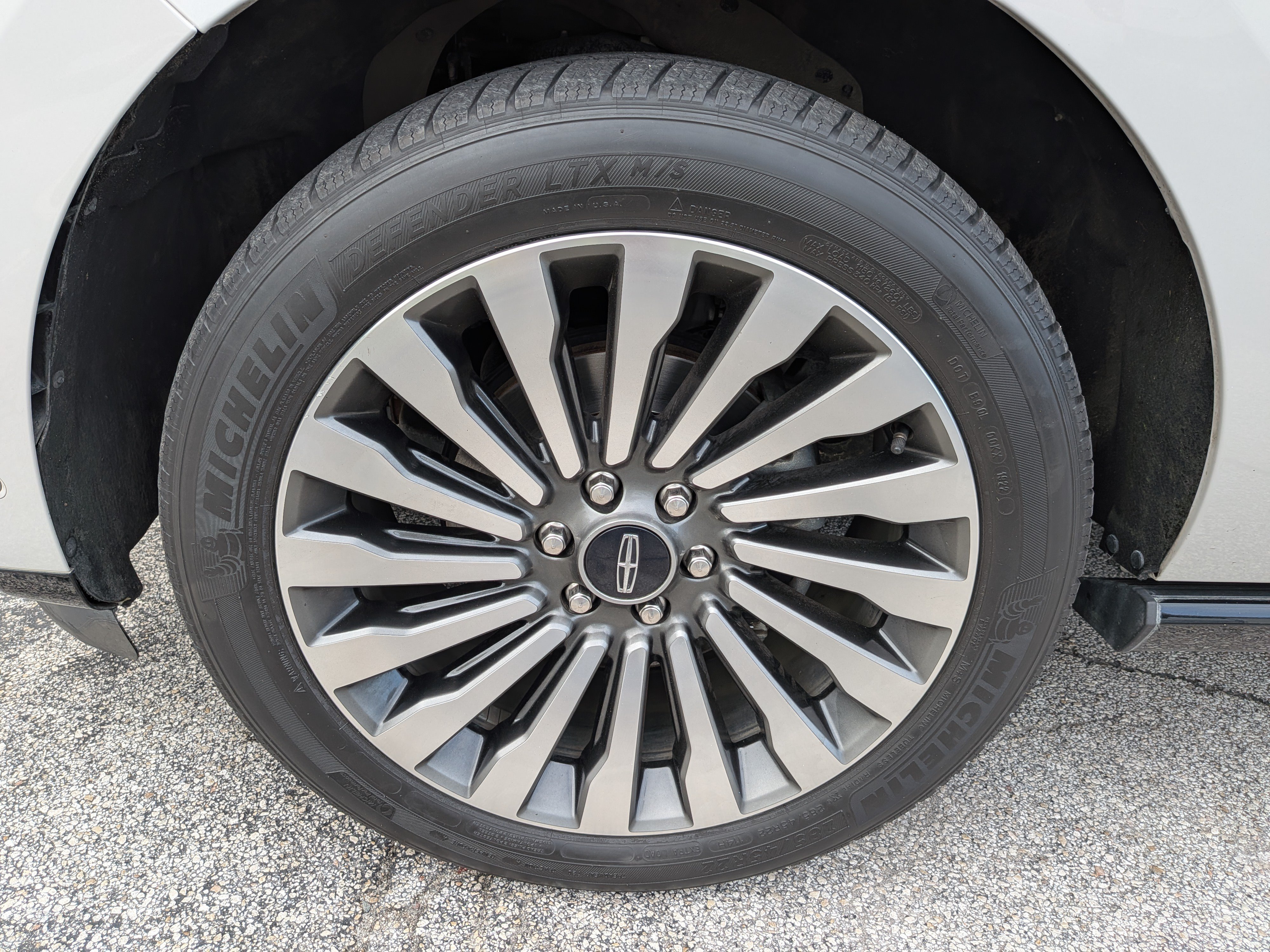 Used 2019 Lincoln Navigator Reserve AWD/4WD image 12