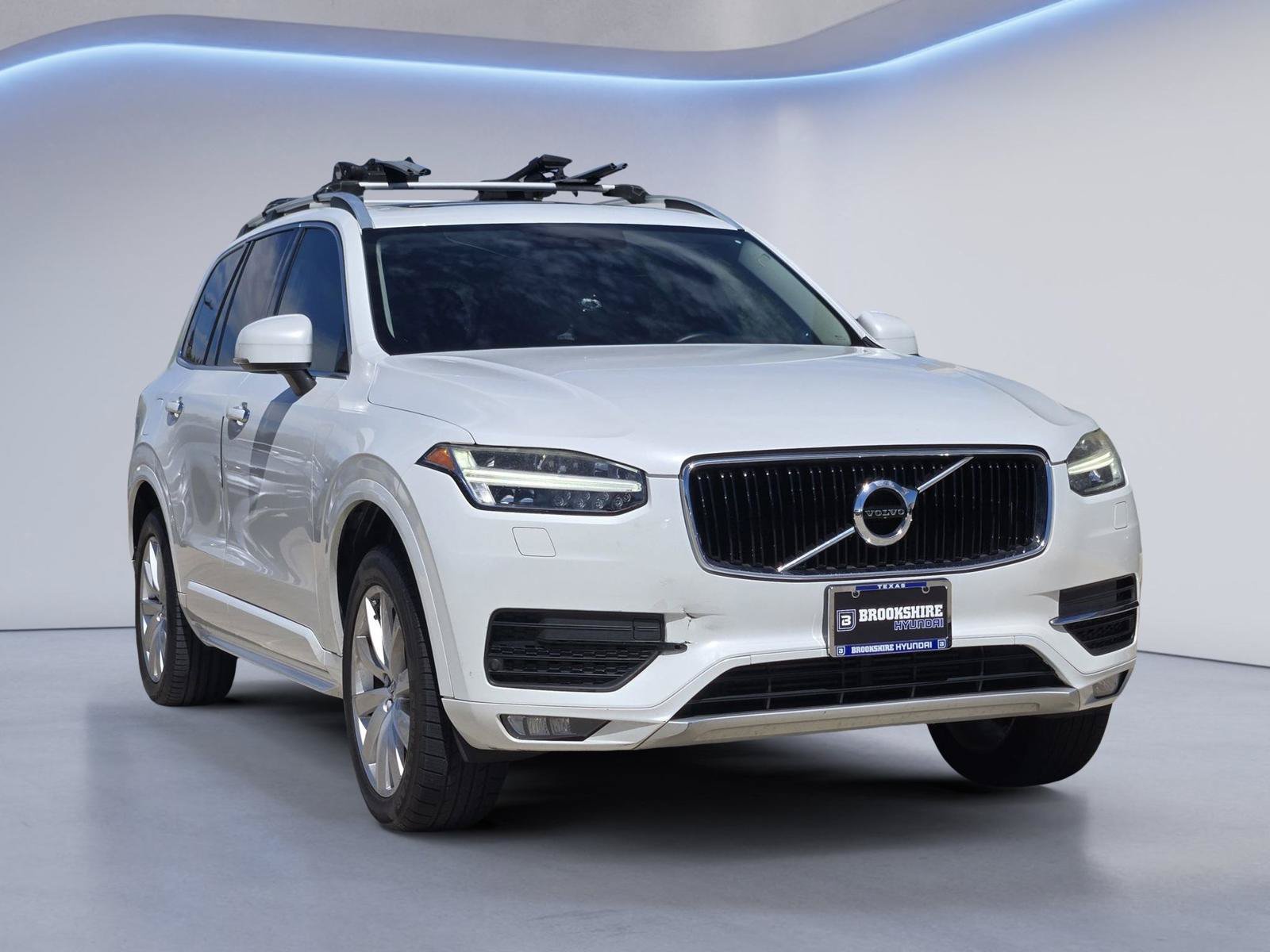 Used 2018 Volvo XC90 T6 Momentum w/ Momentum Plus Package AWD/4WD image 3