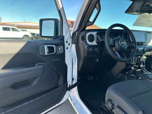 New 2026 Jeep Gladiator Sport image 13