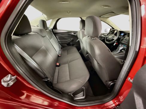 Used 2017 Ford Focus SE FWD image 26
