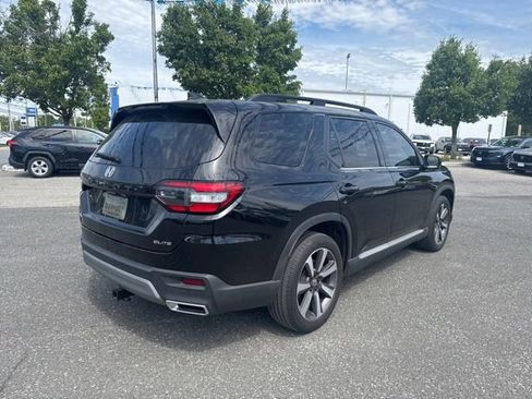 Used 2025 Honda Pilot Elite image 3