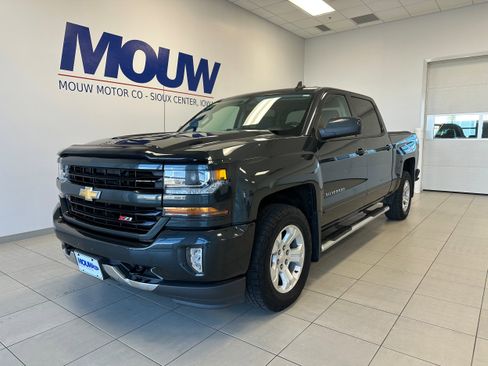 Used 2017 Chevrolet Silverado 1500 LT w/ All Star Edition AWD/4WD image 2