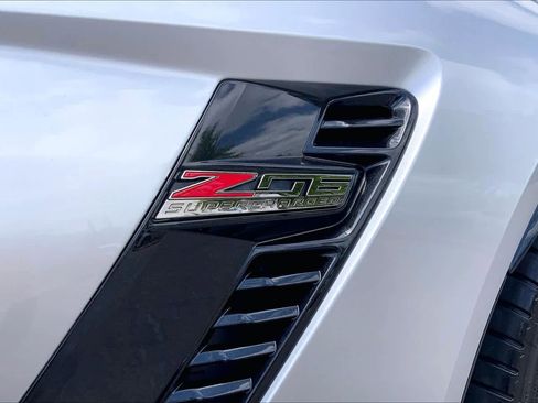 Used 2016 Chevrolet Corvette Z06 w/ 2LZ Preferred Equipment Group RWD image 9