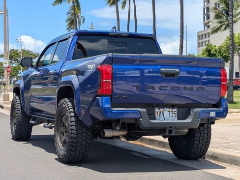 Used 2024 Toyota Tacoma TRD Sport AWD/4WD image 3