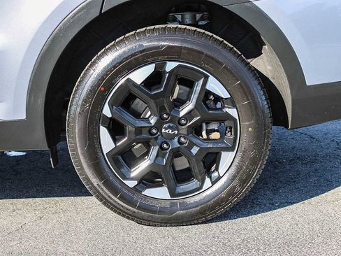 Used 2024 Kia Sorento S image 8