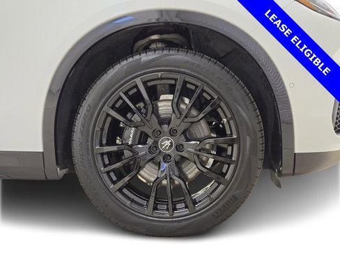 Used 2025 Maserati Grecale Modena image 8