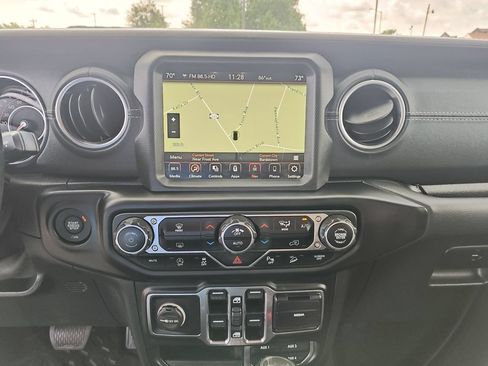 Used 2021 Jeep Wrangler Unlimited Sahara AWD/4WD image 21