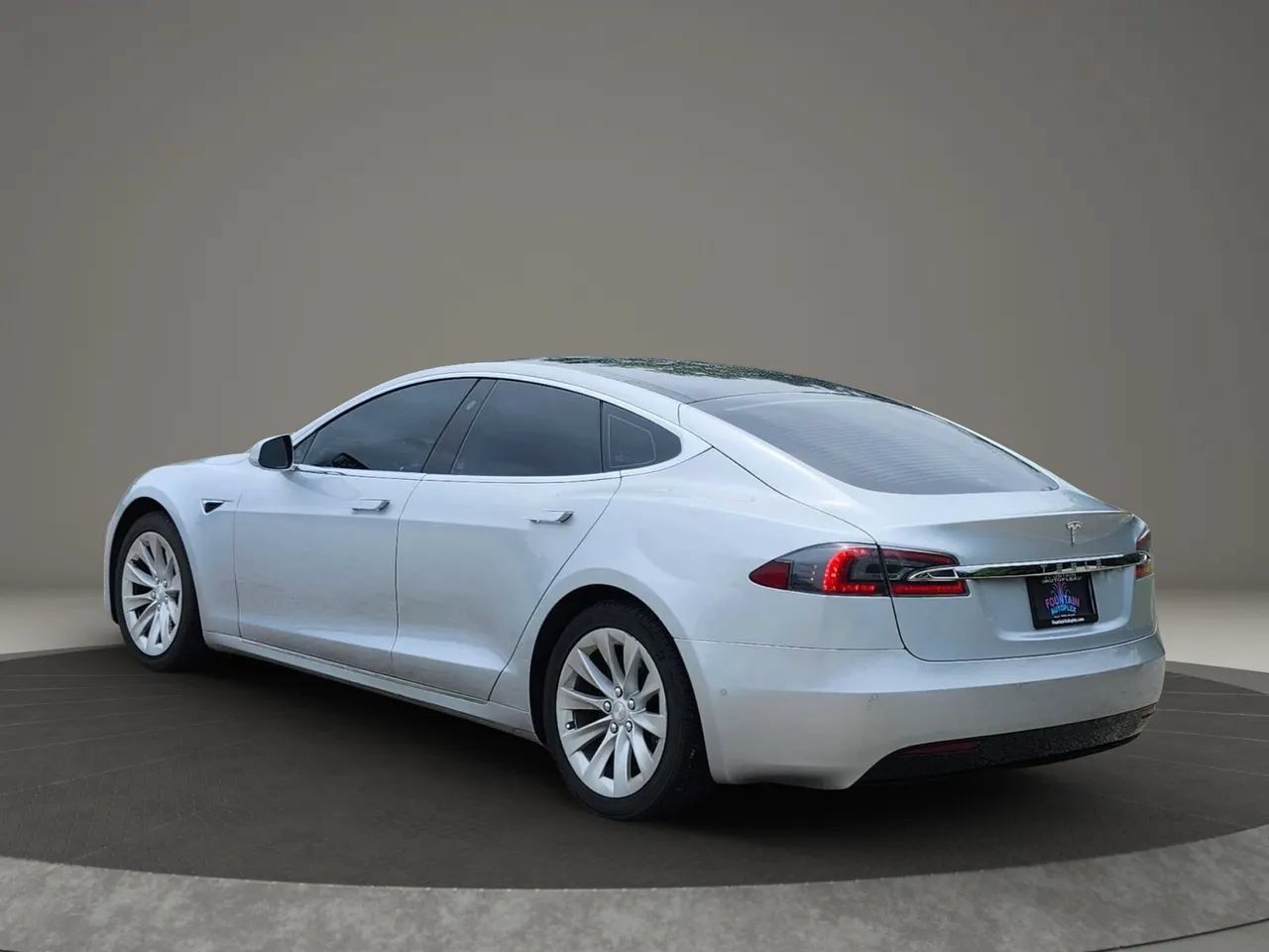 Used 2017 Tesla Model S 75D AWD/4WD image 5
