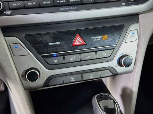 Used 2018 Hyundai Elantra SEL FWD image 23