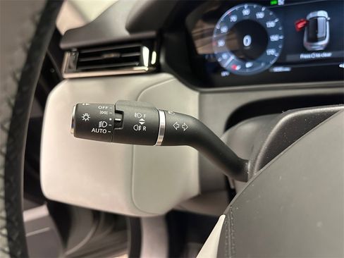 Used 2025 Land Rover Range Rover Velar Dynamic SE image 19