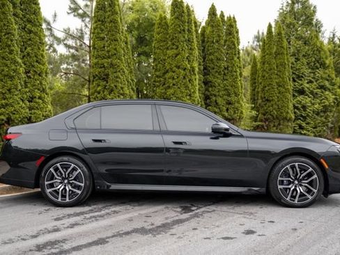 Used 2023 BMW 740i w/ Luxury Rear Seating Package RWD image 12