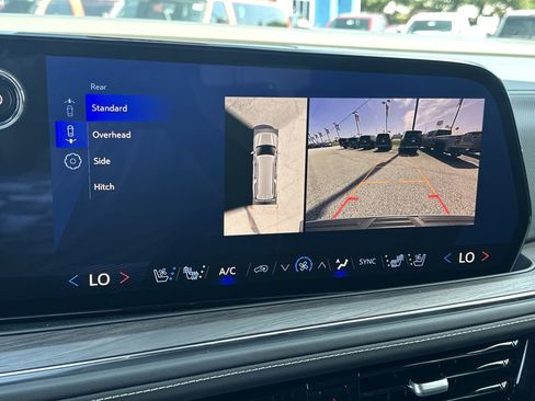 New 2025 Chevrolet Suburban Premier image 5