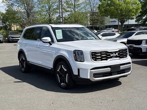 Used 2023 Kia Telluride S w/ S Sunroof Package image 1