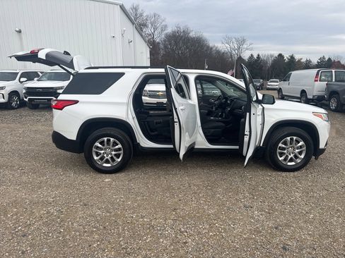 Used 2021 Chevrolet Traverse LT image 38