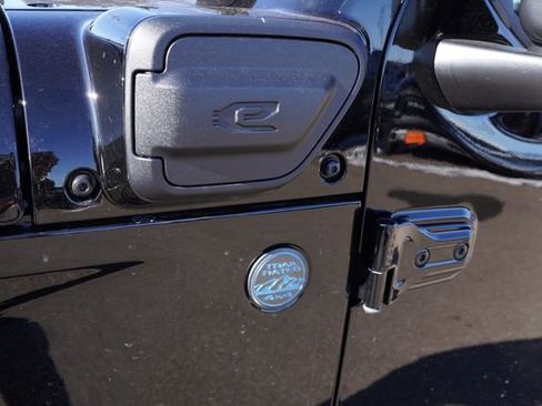 Used 2025 Jeep Wrangler Unlimited Rubicon 4xe w/ Safety Group image 15