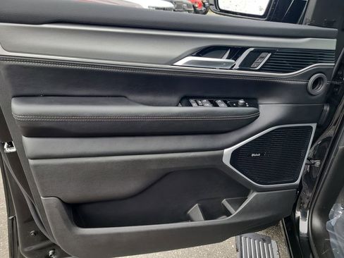 New 2026 Jeep Grand Wagoneer Limited image 16